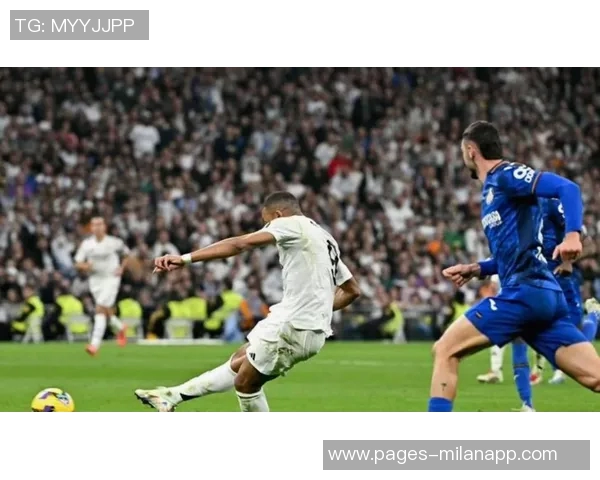 行云流水般的配合卡马文加脚后跟妙传居莱尔助攻姆巴佩双响成就精彩瞬间