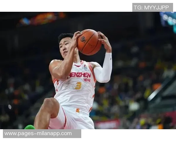 贺希宁与史密斯联手表现出色荣获月度最佳球员殊荣